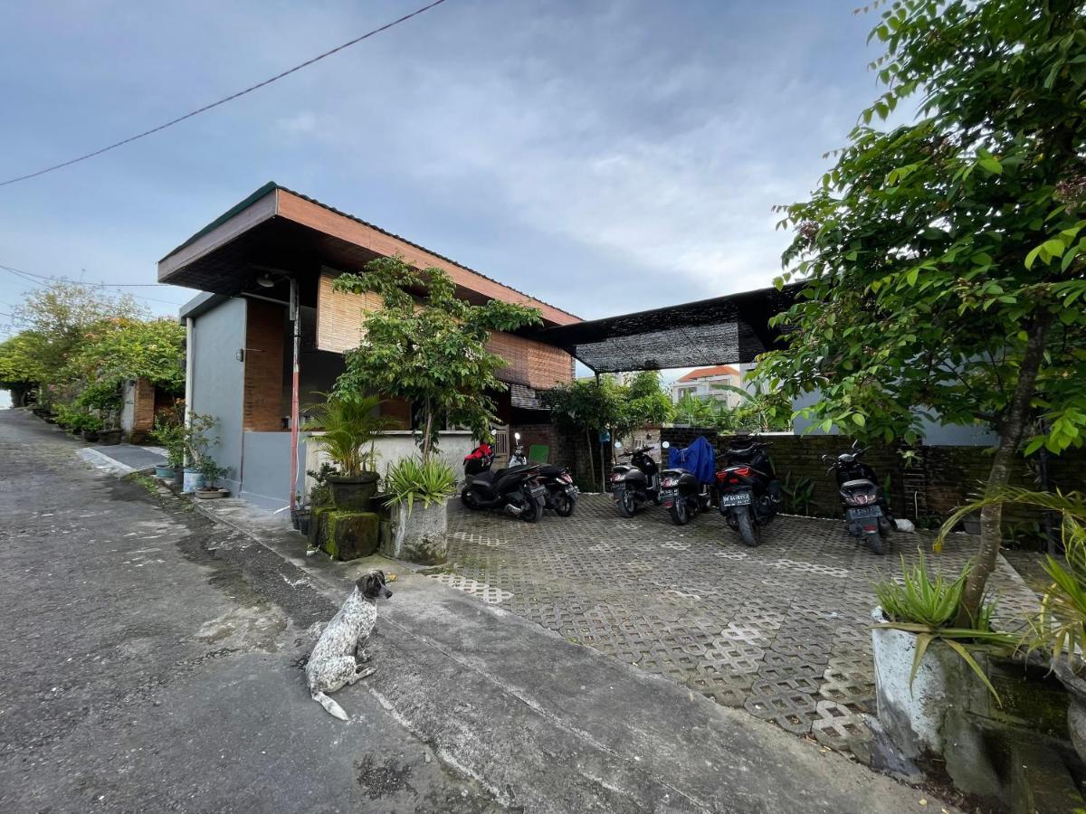 Belimbing Guest House Canggu Bagian luar foto